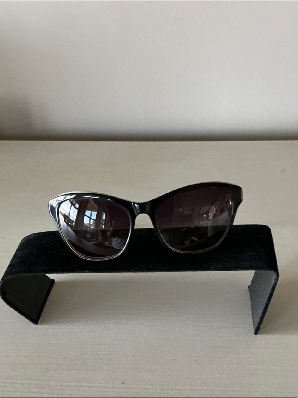 Authentic, Vera Wang Black Cat-Eye Sunglasses with Dark Lenses